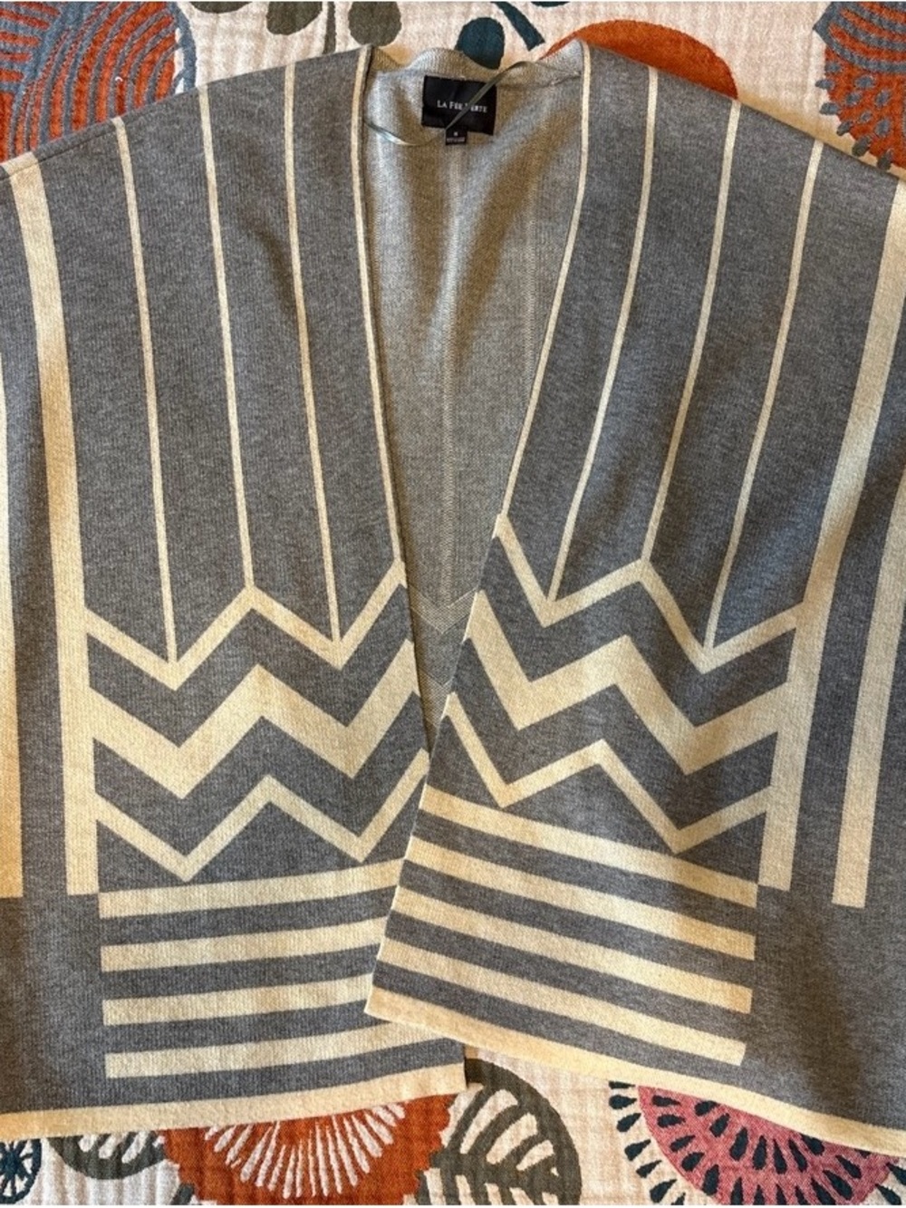 La Fee Verte Gray & Cream chevron Patterned Open Cardigan